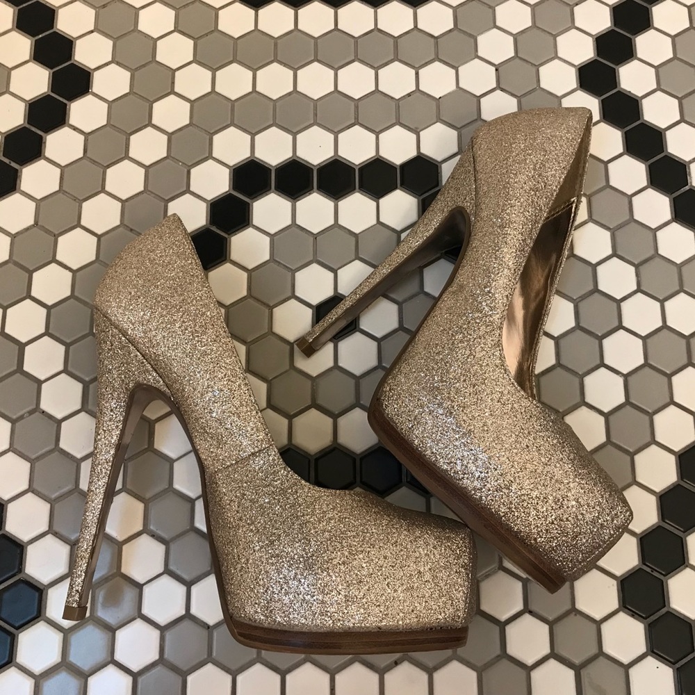 ✨Steve Madden Platform Heel - ROSE GOLD✨